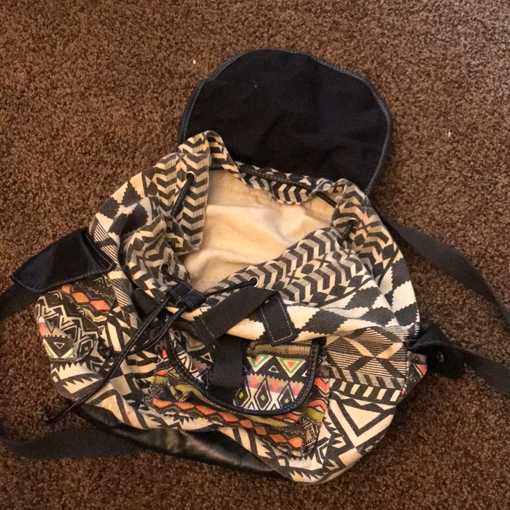 a backpack - Picture 2 of 2